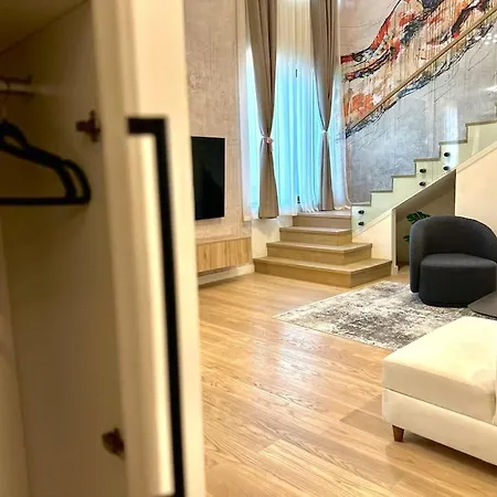 Gorgeous Lux Bw Penthouse Apartment *